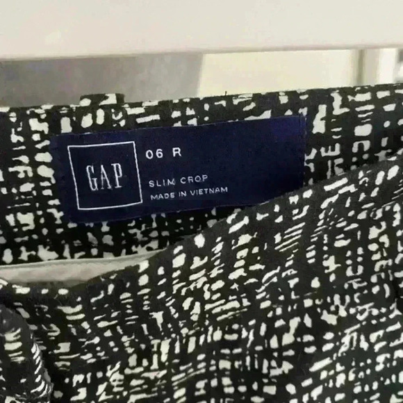 Womens‎ Gap slim crop khaki pants size 6 - Picture 2 of 3